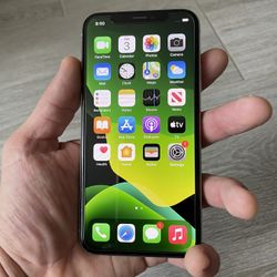 iPhone X 256GB UNLOCKED W/ Charger 