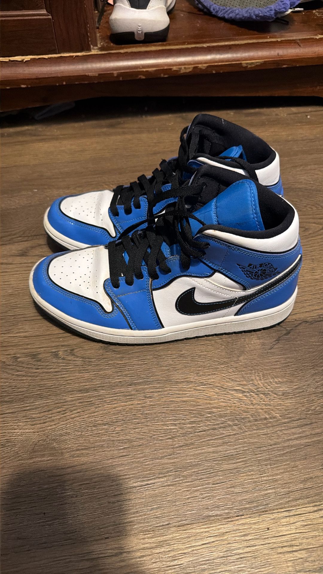 Jordan 1 Signal Blue Size 7.5 Men
