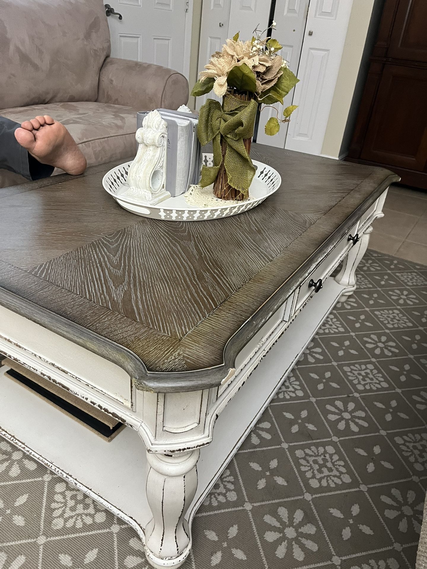 Absolutely Beautiful Coffee Table