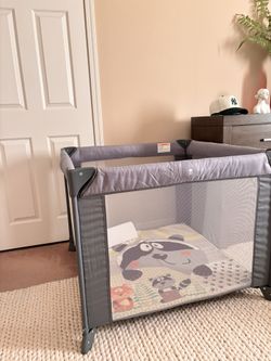 Chicco Tot Quad Portable Lightweight Washable Square Playpen