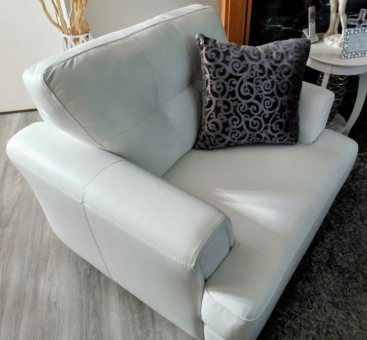 White Premium Leather Chateau D'x Leather Arm Chair