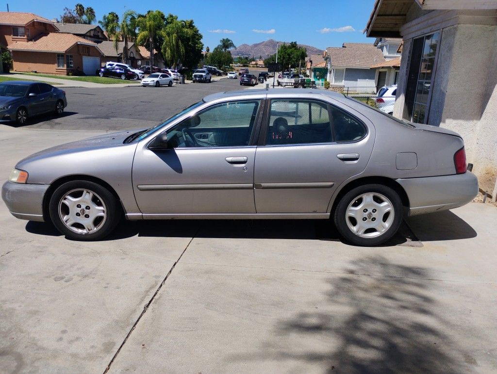 2000 Nissan Altima