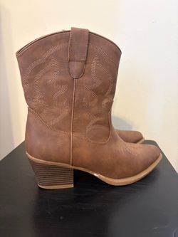 Classic Brown Western Heel Mid-Calf Boots for Women