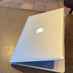 Apple MacBook Pro 15” Core I7 8GB RAM 1 TB. SSD $140