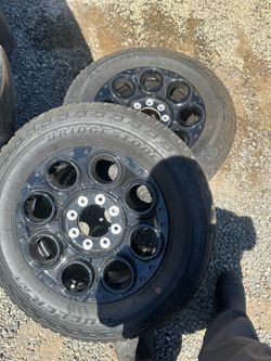 2025 Ford F250 Bridgestone tires and rims plus hardware