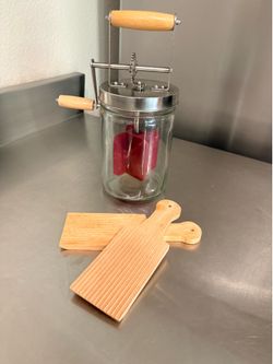 Butter churn