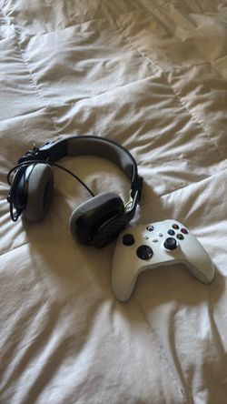 Xbox controller and headset