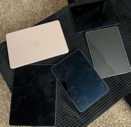 Mac book/ iPad for sell for parts only