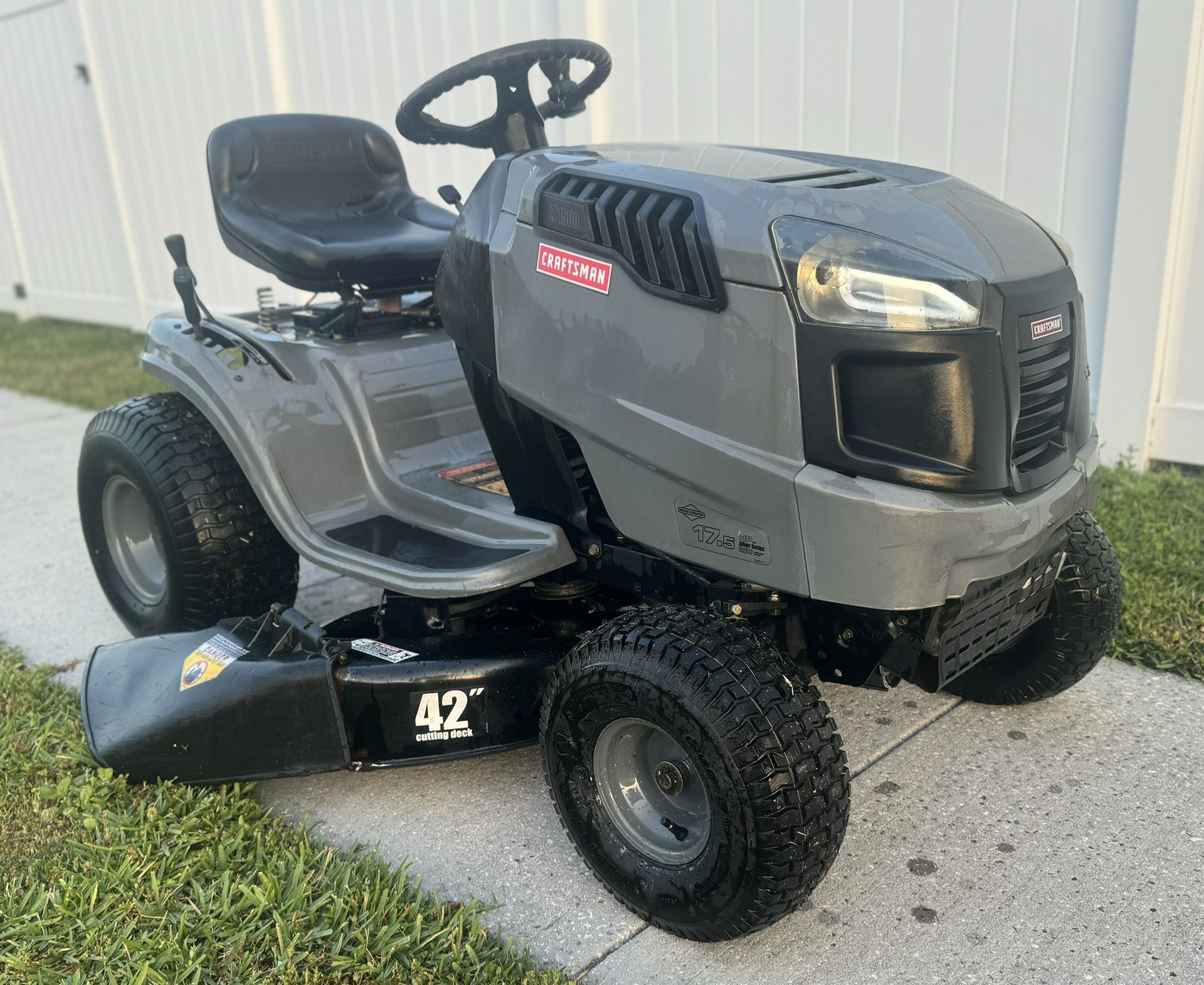 Craftsman LT1500 Riding Mower