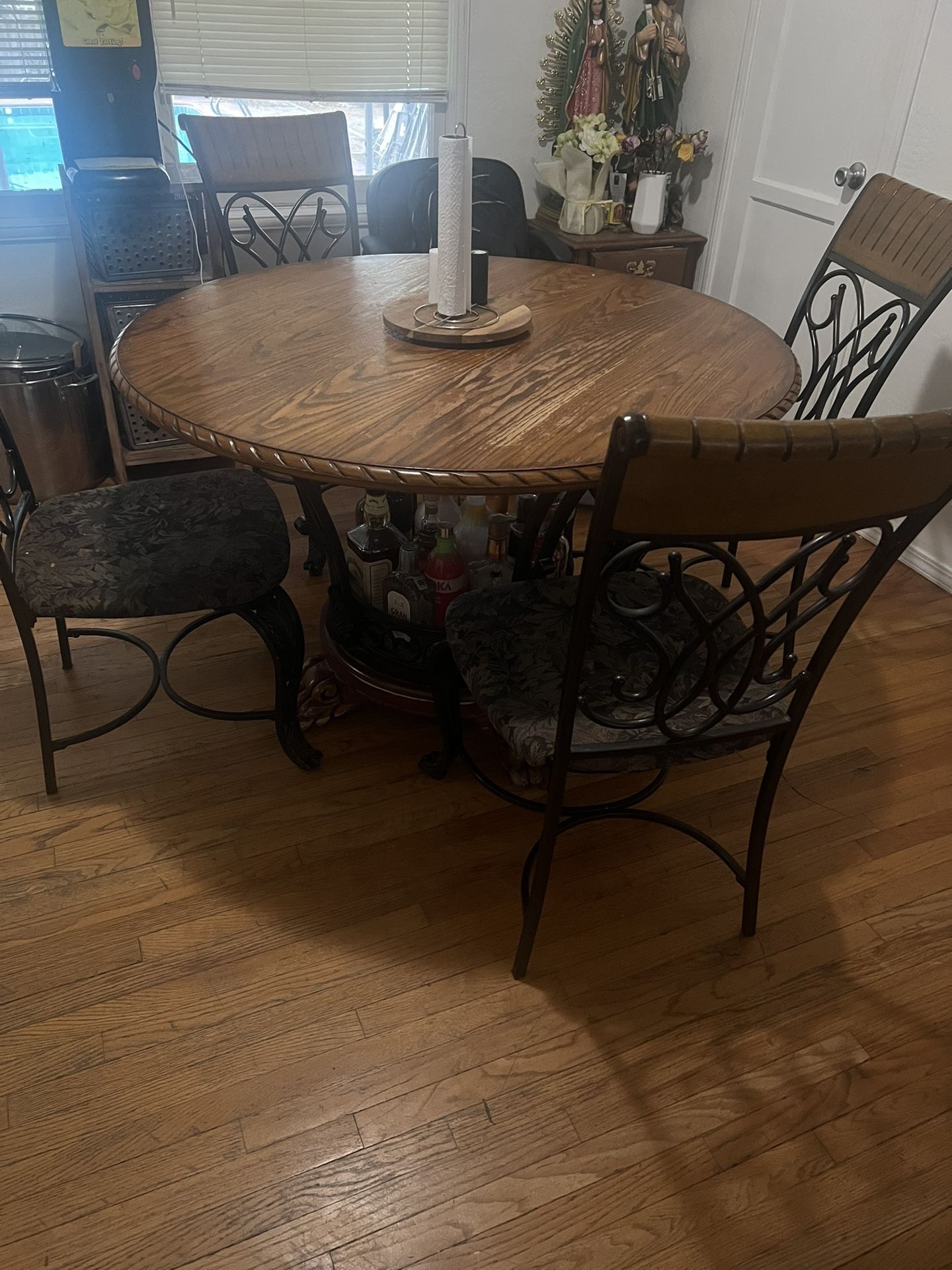 Dining Table With 4 Chairs