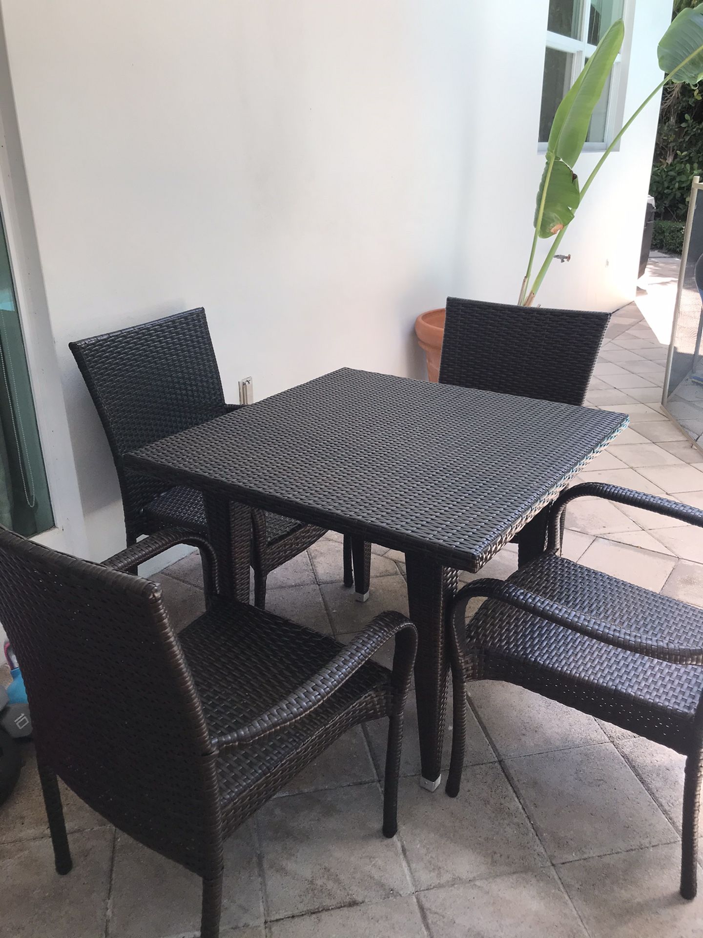 Brand New Barely Used Patio Dining Furniture Set for Sale in Coral