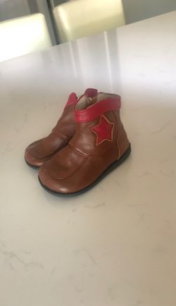 See Kai Run toddler boots sz 4