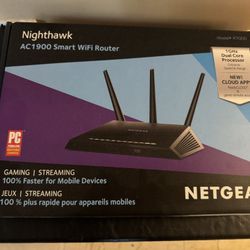 Netgear  Nighthawk AC1900 Smart WIFI Router, Nice. 