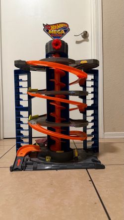 Hot Wheels Mega Garage Playset