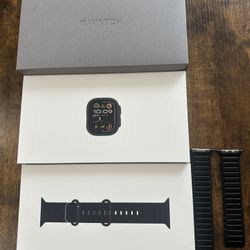 Apple Watch Ultra 2-49 mm BLACK with additional Leather Band!