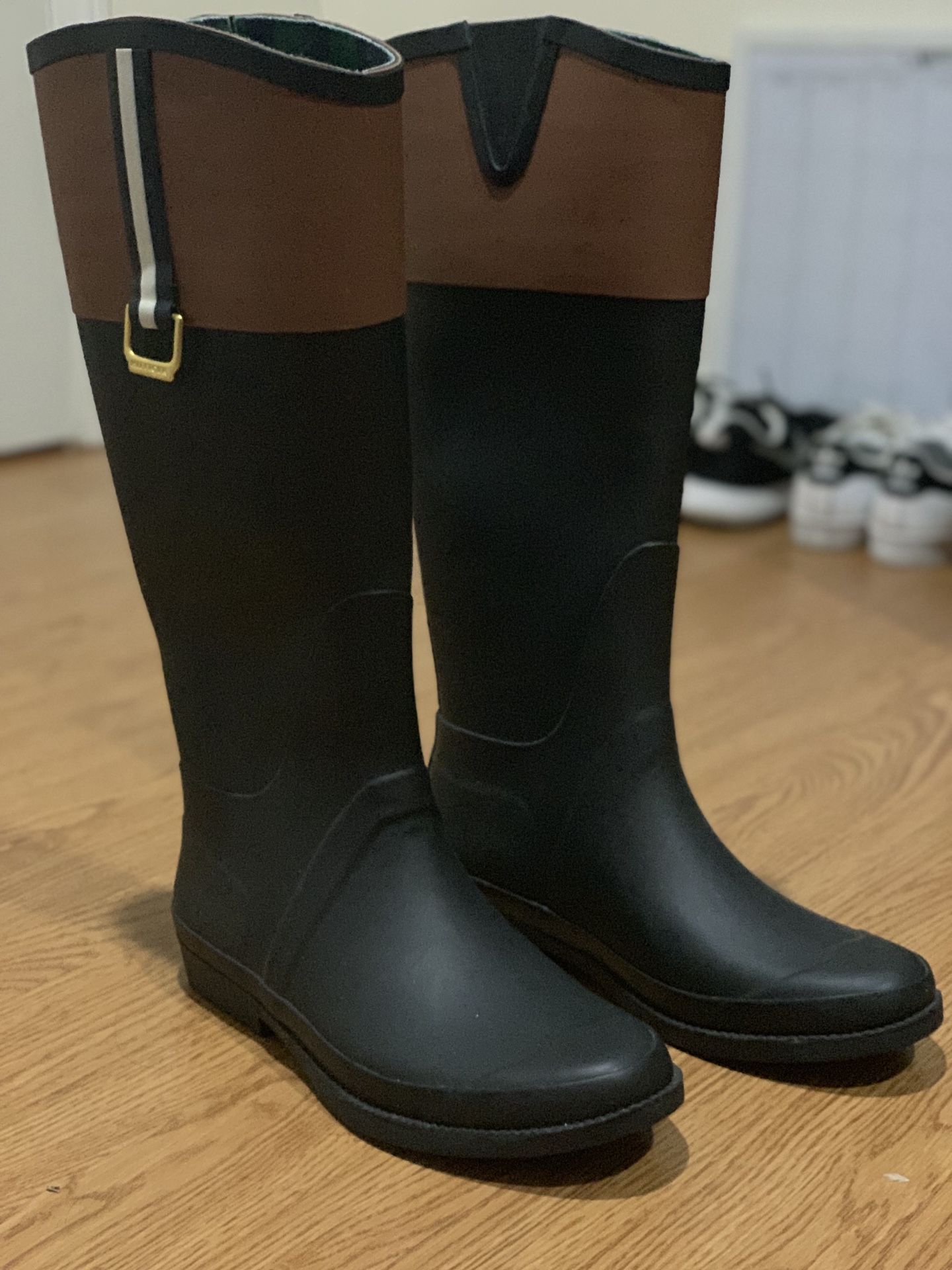 Tommy Hilfiger Rain boots size 8
