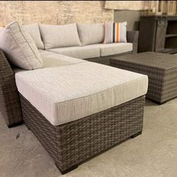 🚚3/7 DAYS DELİVERY Cherry Point Gray 4-piece Outdoor Sectional Set
by Ashley Furniture