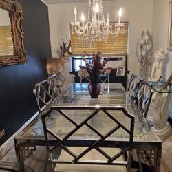 Dining Room Table And Chairs 