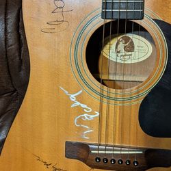 EPIPHONE ACOUSTIC GUITAR