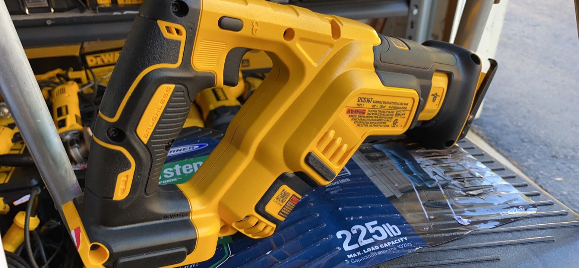 DEWALT 20-Volt MAX XR Lithium-Ion Cordless Brushless Compact Reciprocating Saw (Tool-Only)