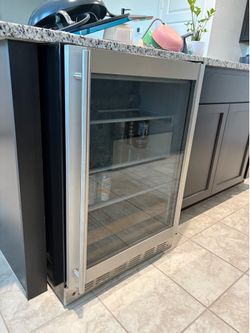 Mini fridge (obo)