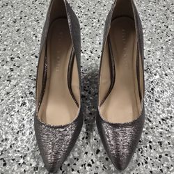 Lovely Silver Pumps