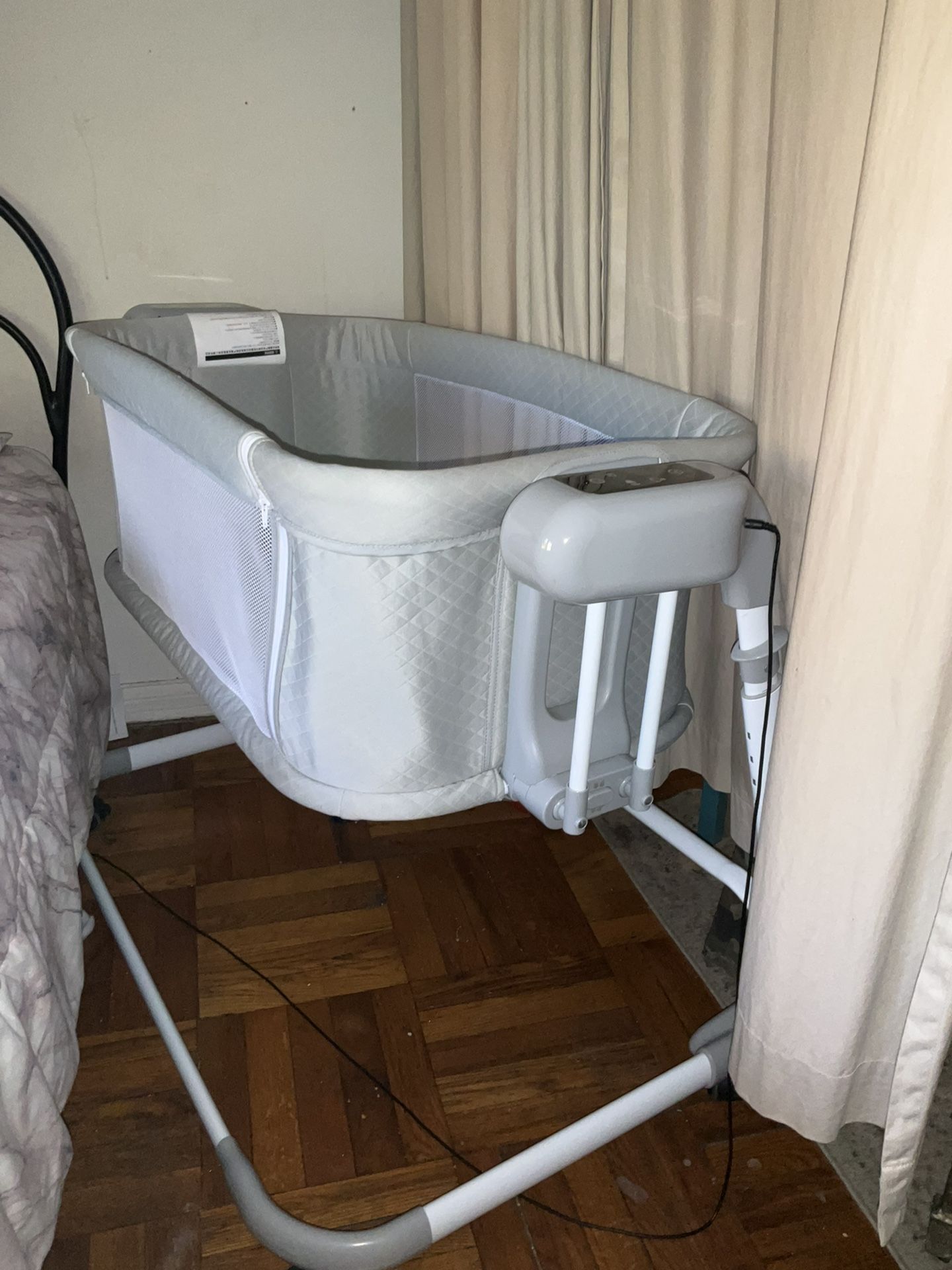 Electric Rocking Bassinet 