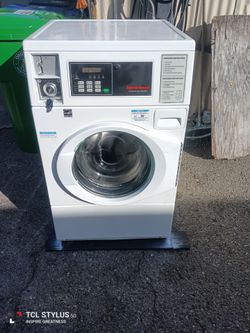 Speed Queen coin commercial washer everything is and good working condition. 3 months warranty