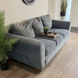 Couch (FREE Delivery!🚚)