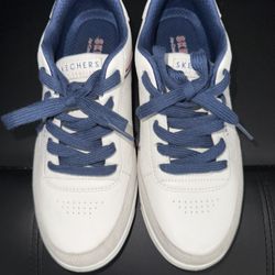 Skechers women's sneakers. White with red and blue pinstripes. Worn about 4 times.