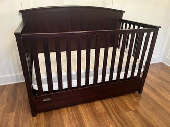 Graco Convertible Crib With 2 Sided Mattress (infant/toddler)
