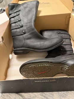 Merrell Waterproof Boots Size 7.5