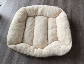 27” Beige Plush Dog Bed – Soft & Clean like new!