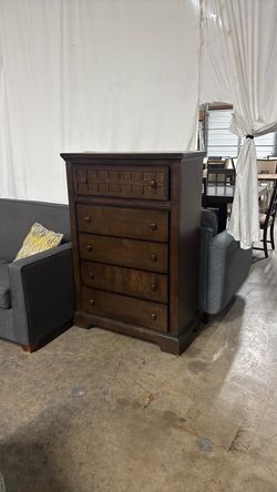 Chest of drawers