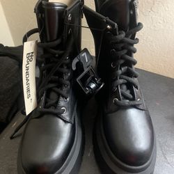 Women’s New Combat Boots Size 7