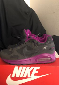 NIKE AIR MAX SIZE 8 women’s