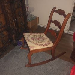 Short rocking chair