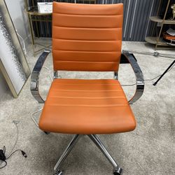 Office chairs (7 Total) 