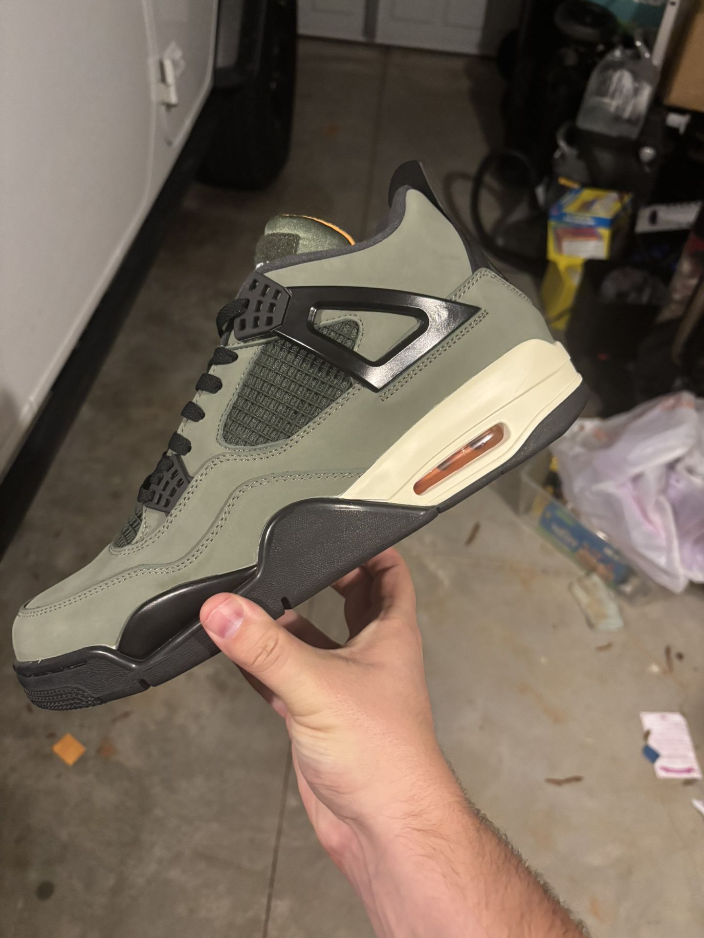 Jordan 4 Undefeated Men Size 11