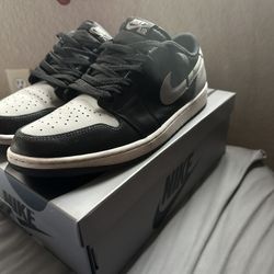 Air Jordan 1 Low OG Shadow 