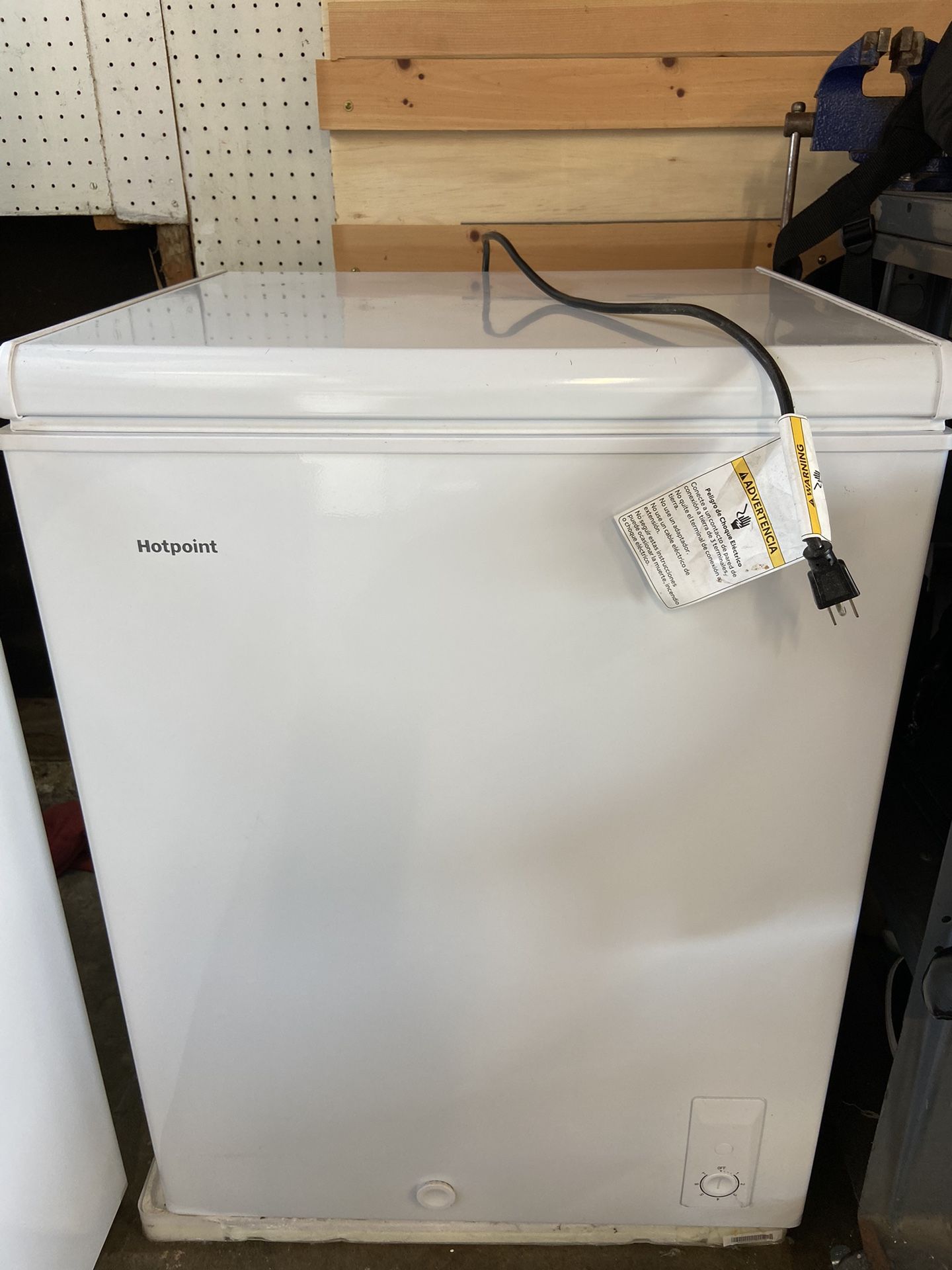 Deep Freezer HotPoint Brand 4.9-Cu Ft $130
