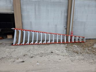 18-Foot Ladder/Escalera de 18 Pies
