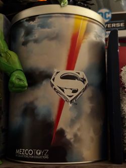 Mezco Movie Superman & Deadpool