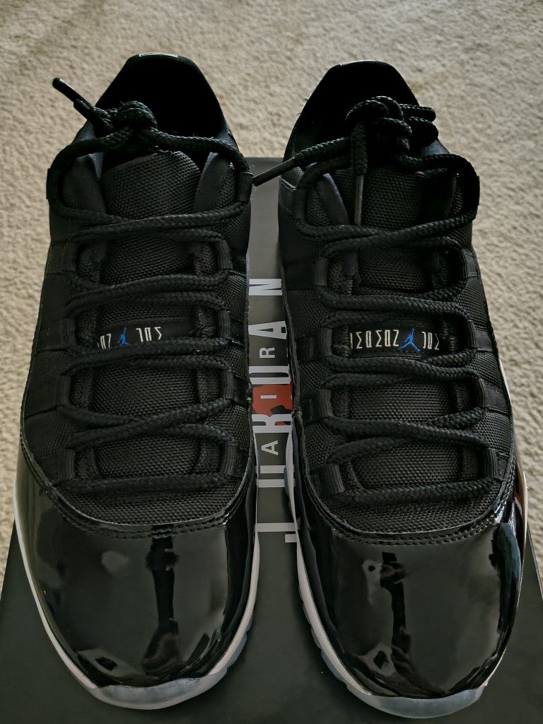 Jordan 11 Low Space Jam Size 9 (NO TRADES)