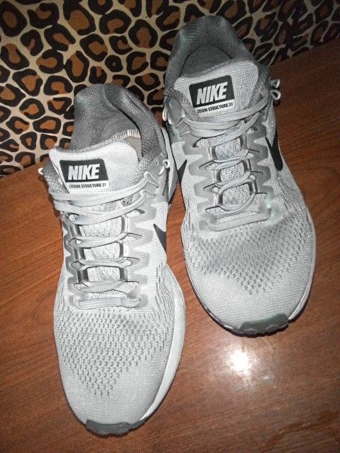 Nike shoes women Size 7.5
