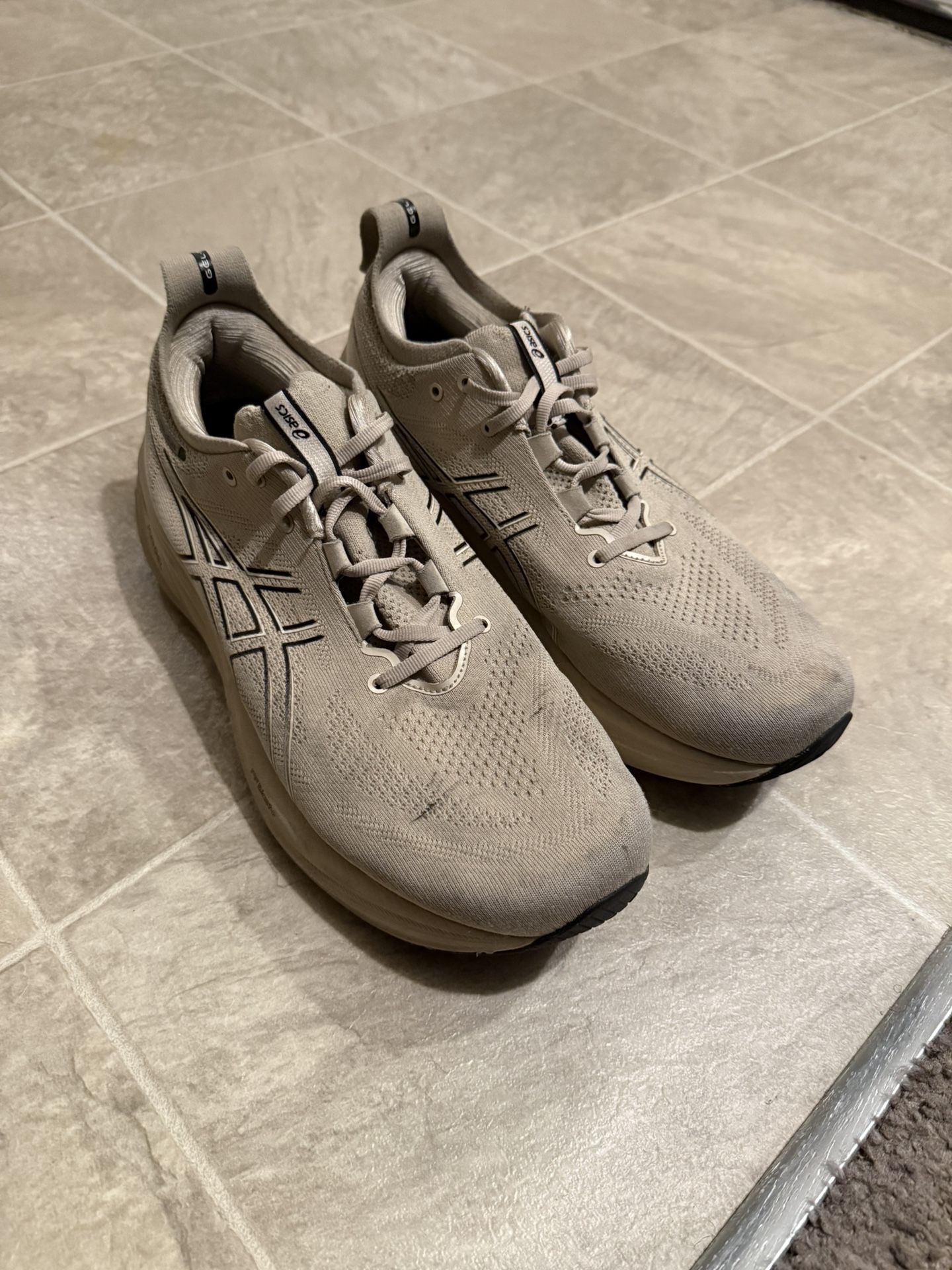 Gel Nimbus 26 - M 11 / W 12.5 or 13 - College Fund π