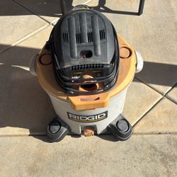 Ridgid Wet and Dry Vac 12 Gallon 5.0 HP
