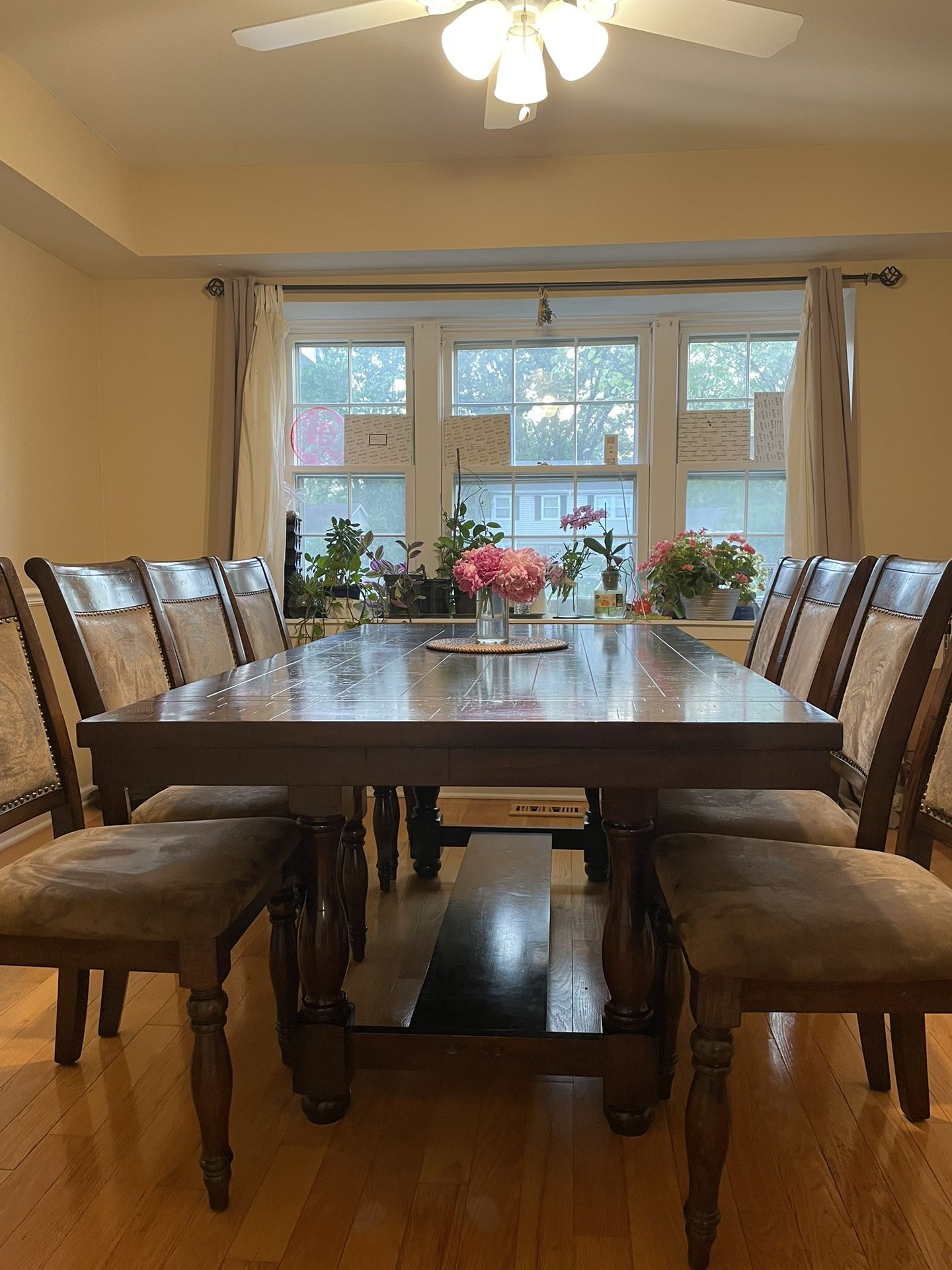 Solid Wood Extensible Dining Table For 8