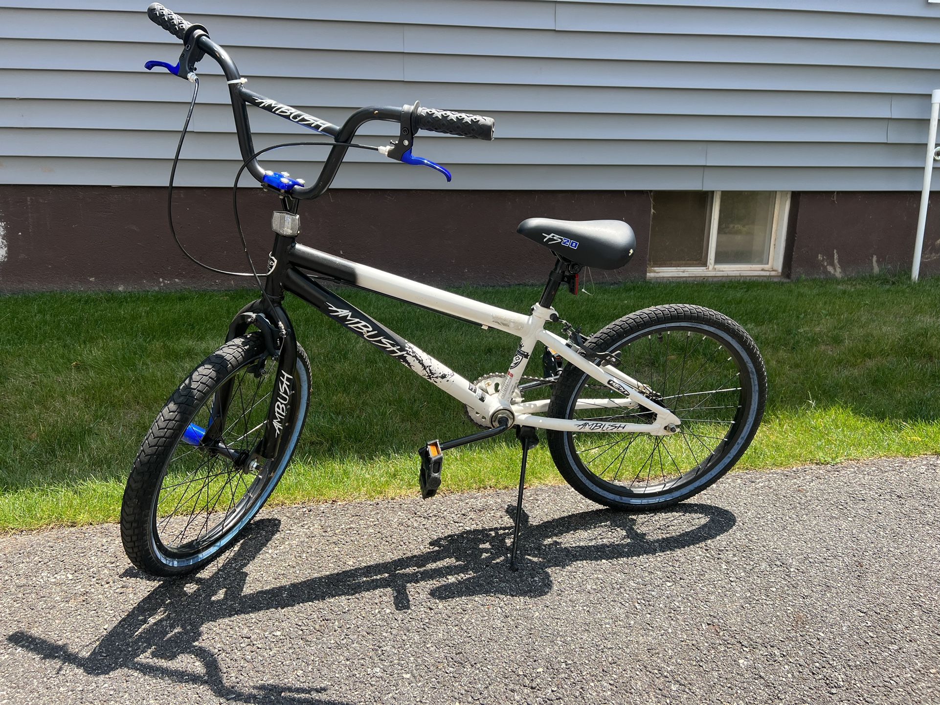 Kent 20” Ambush BMX Child Bike - White/Black