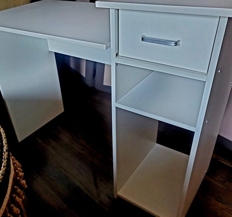 White Vanity/Desk